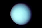 Photographie d'Uranus en varies couleurs